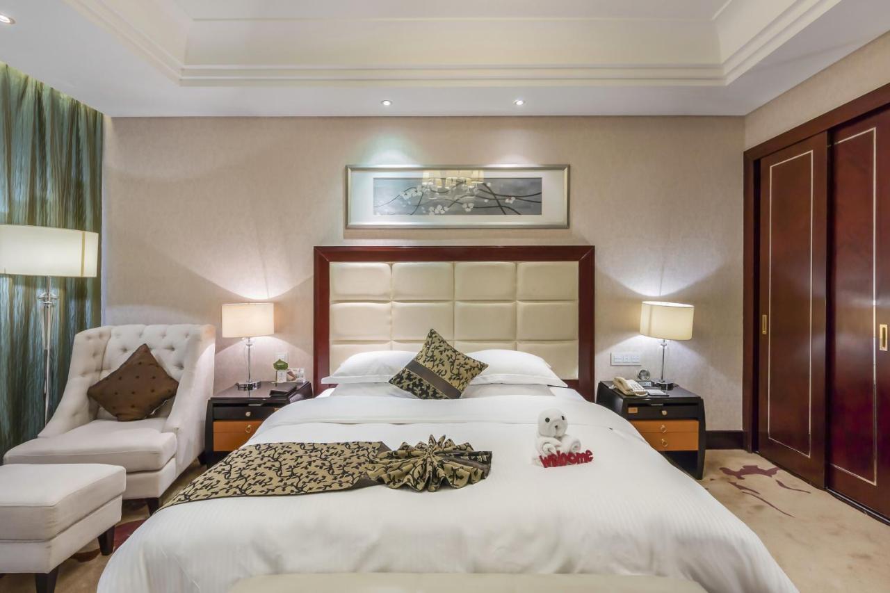 Hotel Wyndham Xinyang Downtown Exterior foto