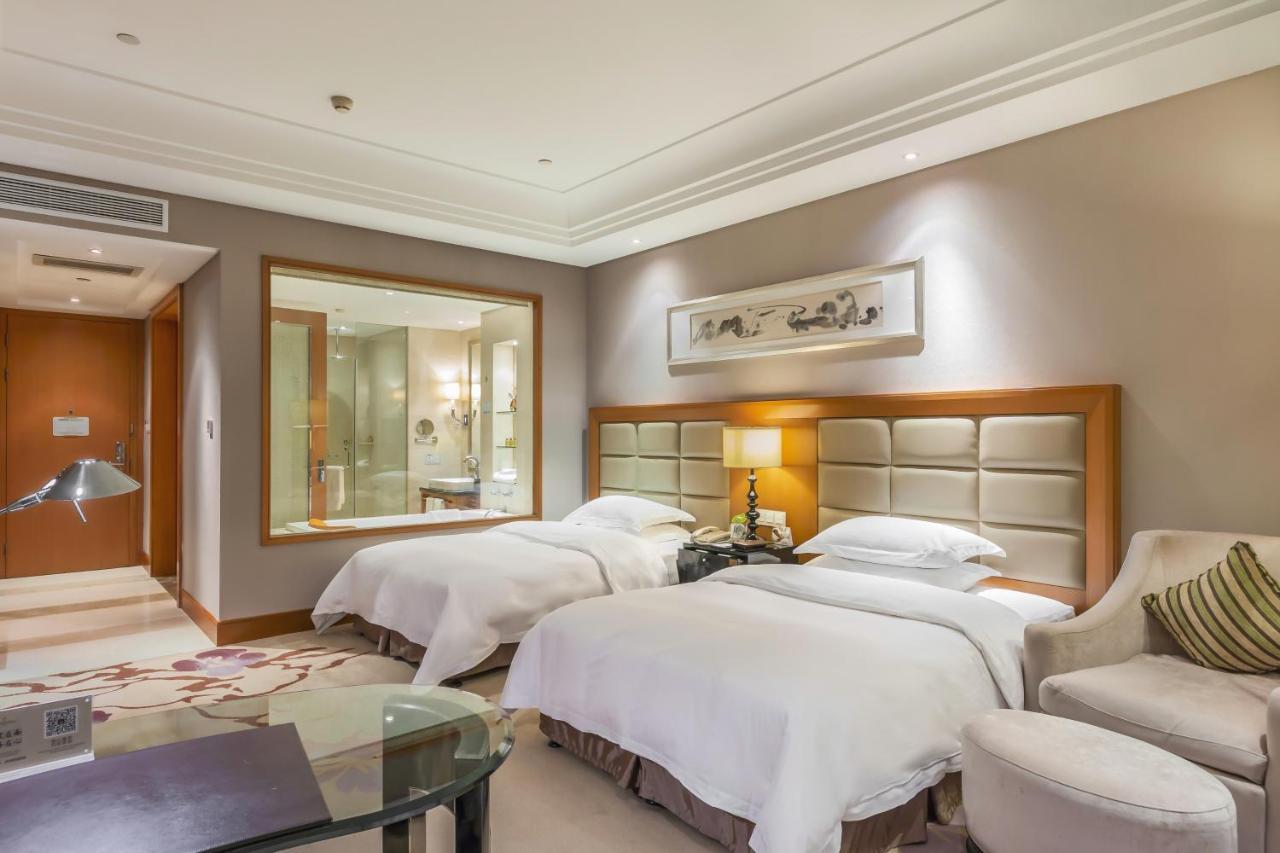 Hotel Wyndham Xinyang Downtown Exterior foto