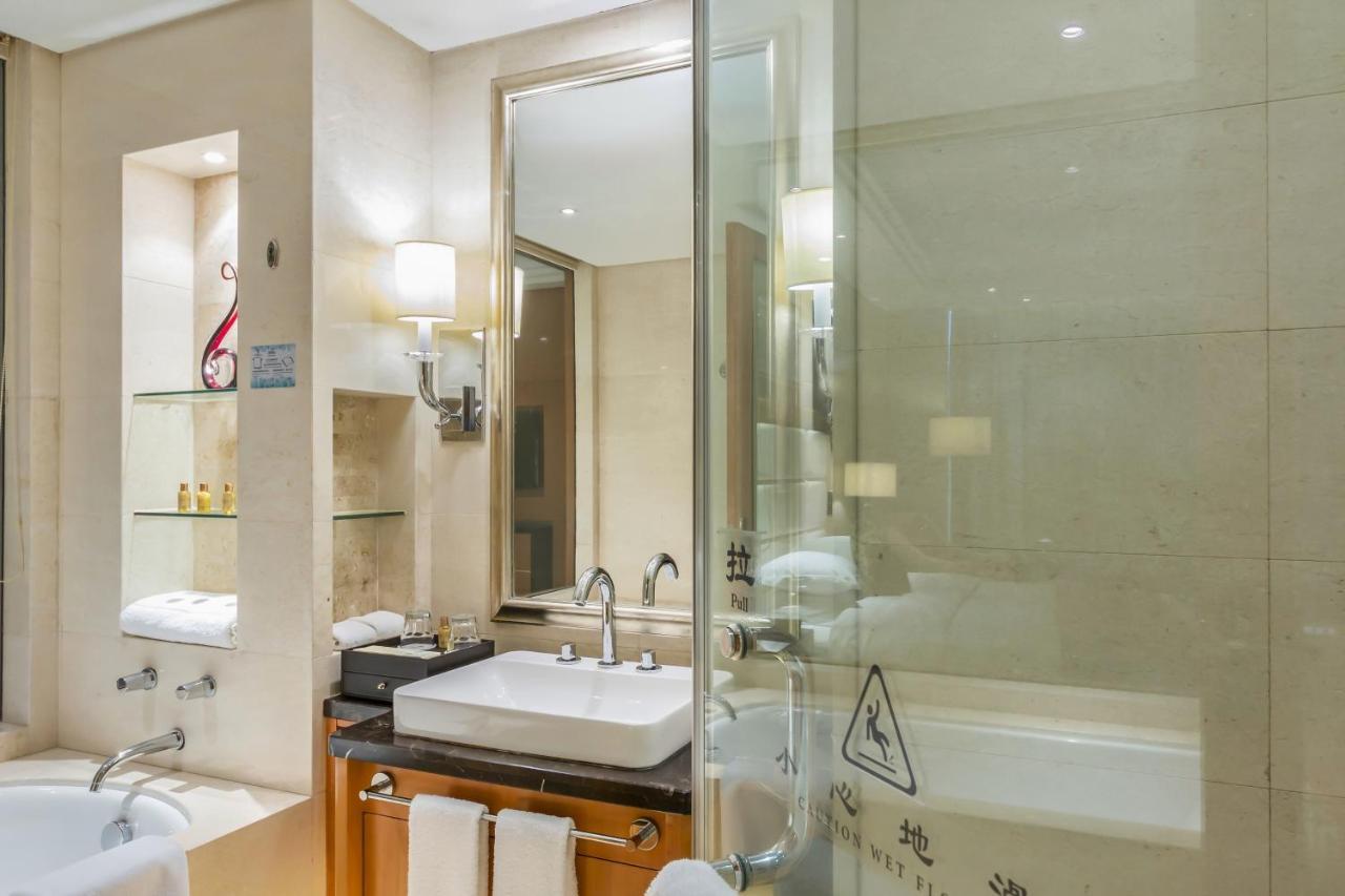 Hotel Wyndham Xinyang Downtown Exterior foto