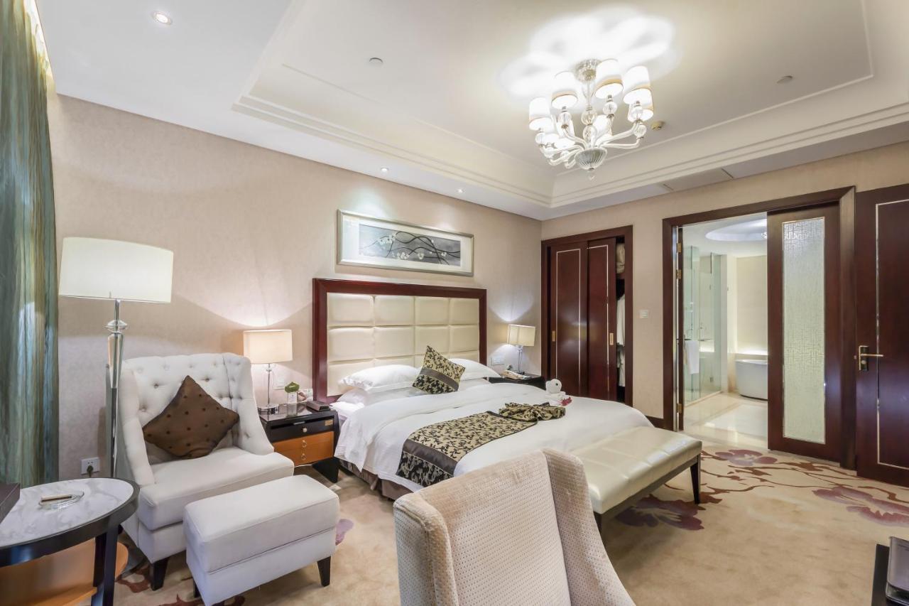 Hotel Wyndham Xinyang Downtown Exterior foto