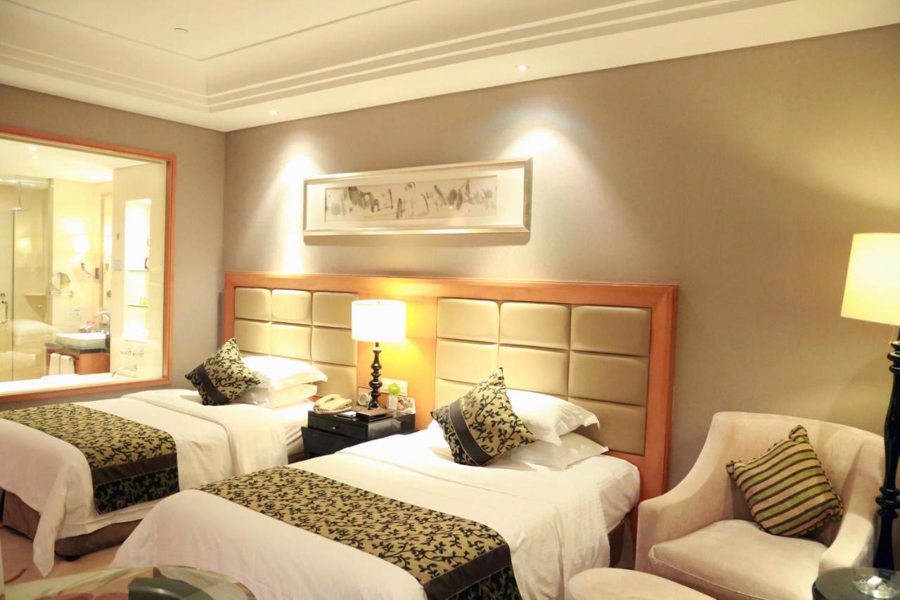 Hotel Wyndham Xinyang Downtown Exterior foto