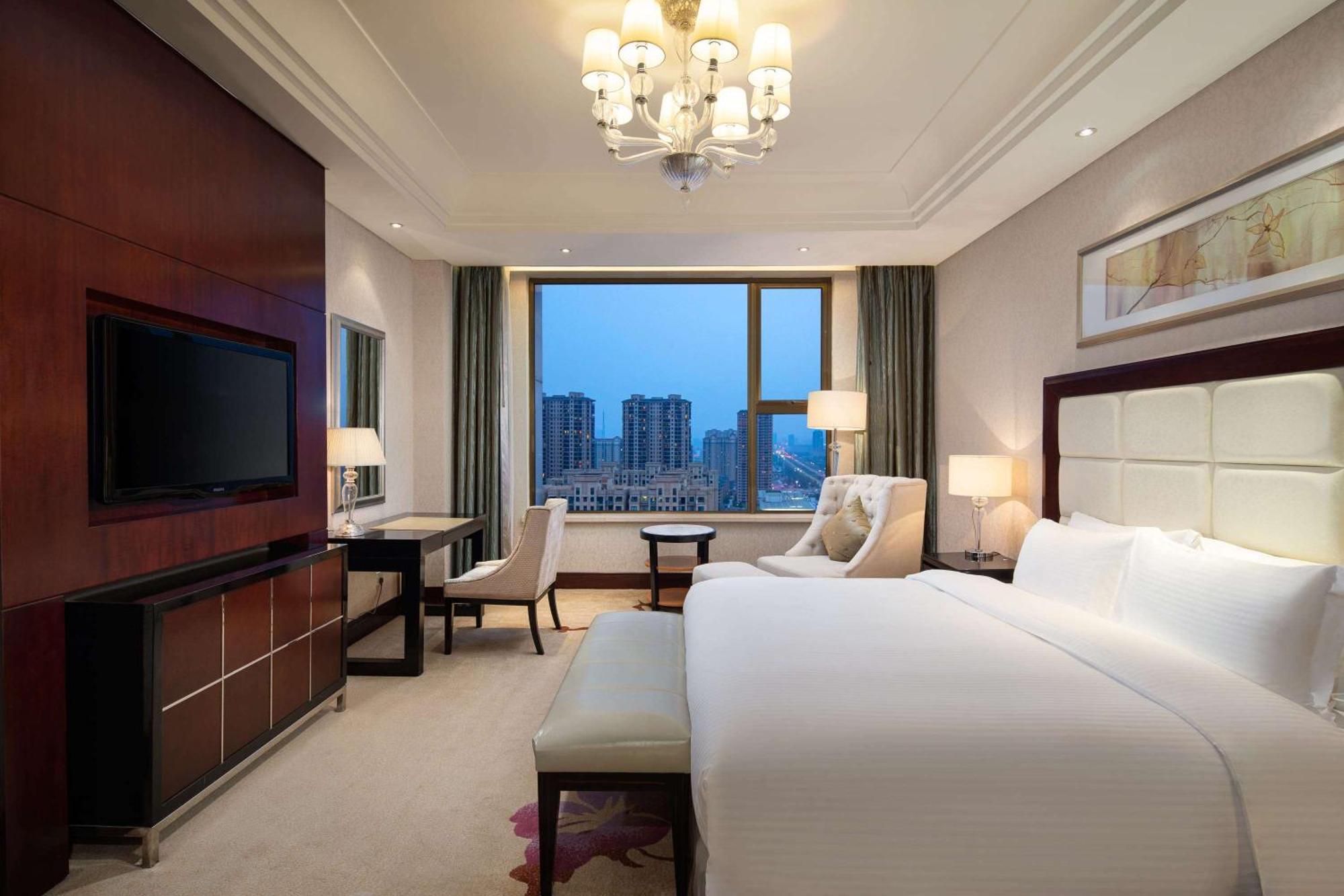 Hotel Wyndham Xinyang Downtown Exterior foto